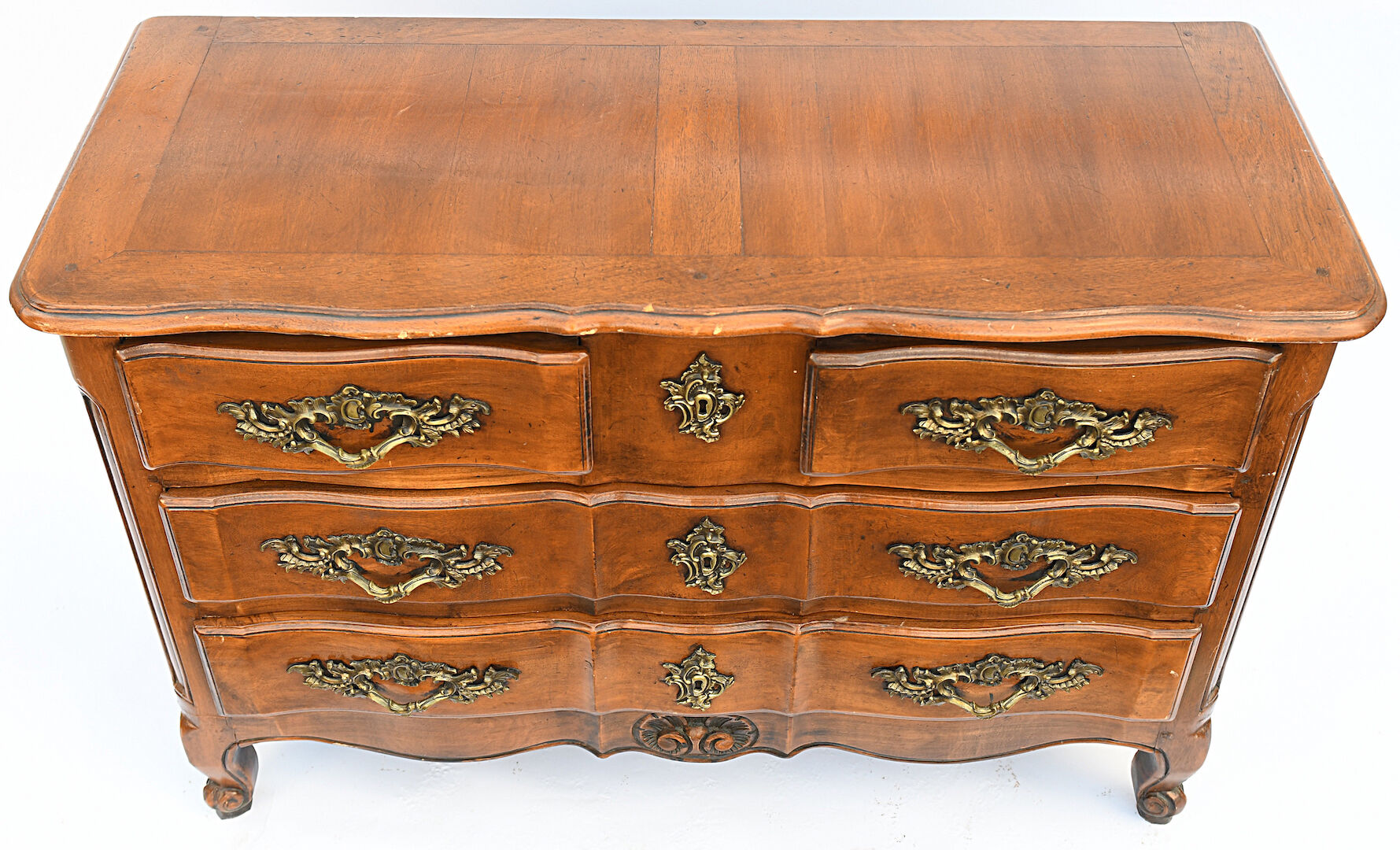 Crossbow-shaped chest of drawers