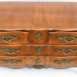 Crossbow-shaped chest of drawers