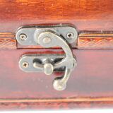 petite malle en bois et laiton