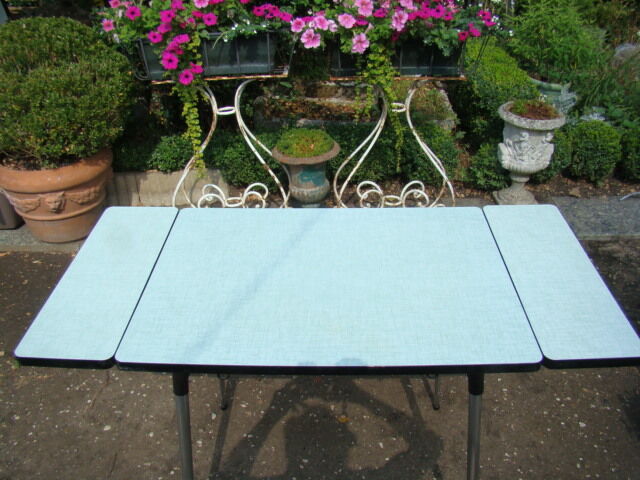 Green vintage formica table 60