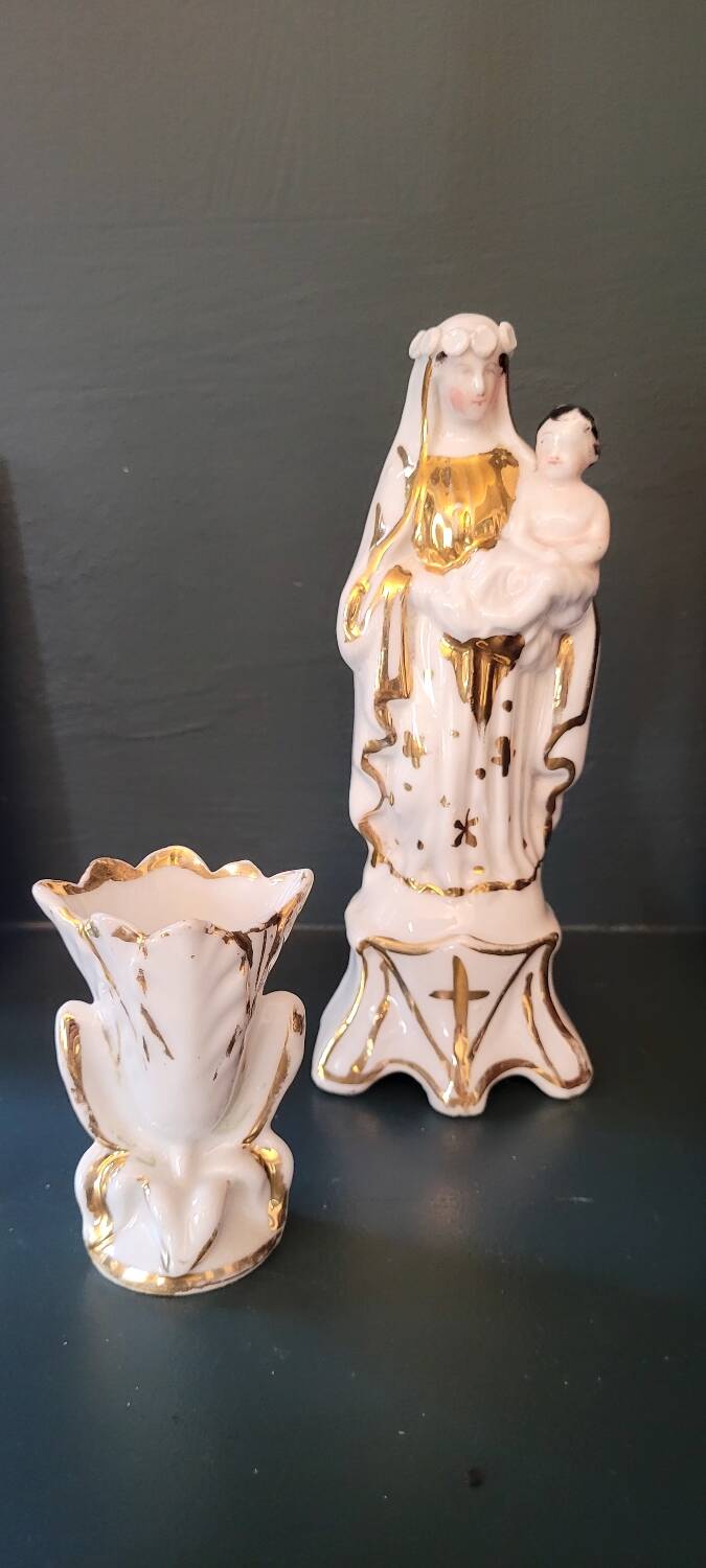 Virgin and Child + small vase. Gilded with fine gold