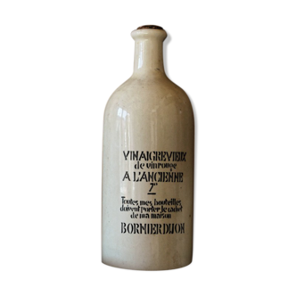 Pot de moutarde du Téméraire et bouteille de vinaigre vieux à l’ancienne Bornier Dijon