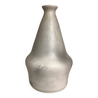 Vase artisanal différent de chaque côté