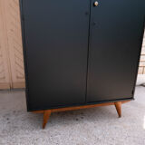 Armoire asymétrique