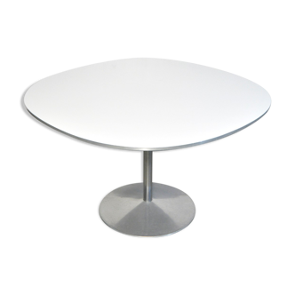 Round diningtable, “supercircular” by Piet Hein & Bruno Mathsson for Fritz Hansen, 1970s
