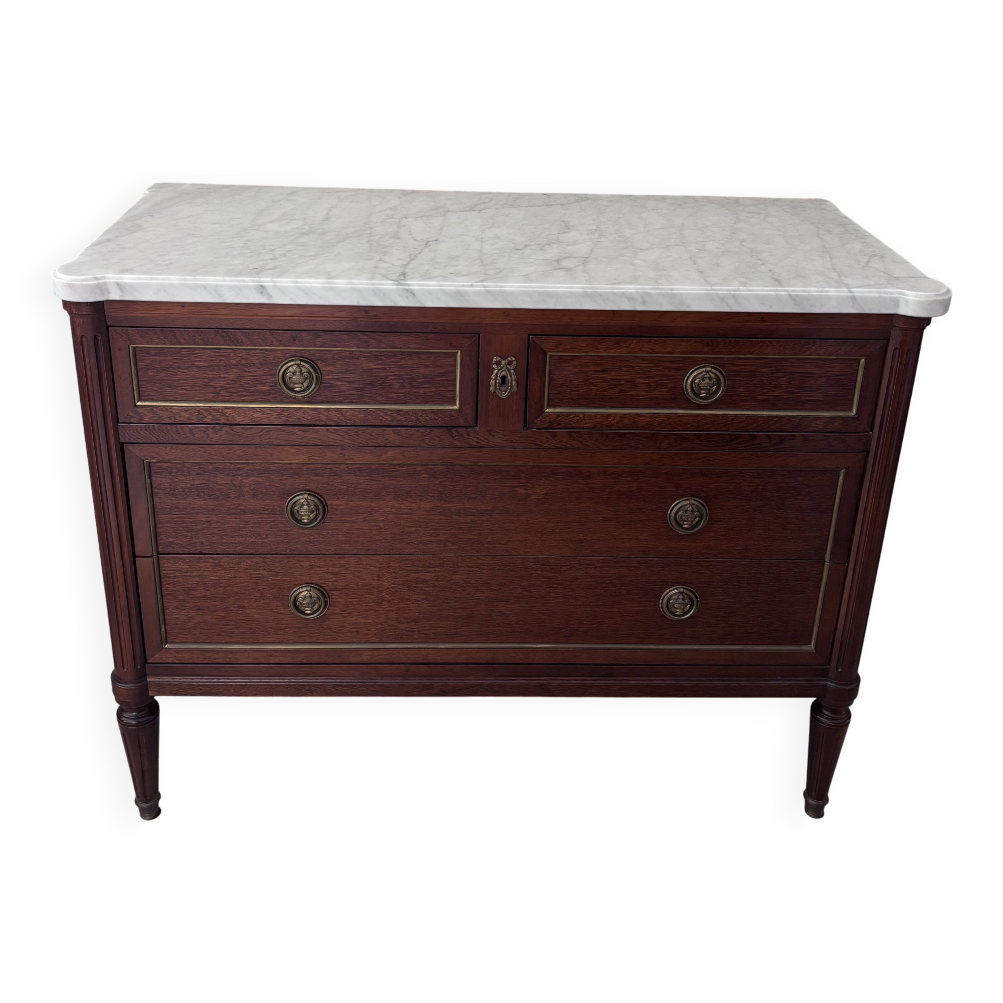 Wooden chest of drawers