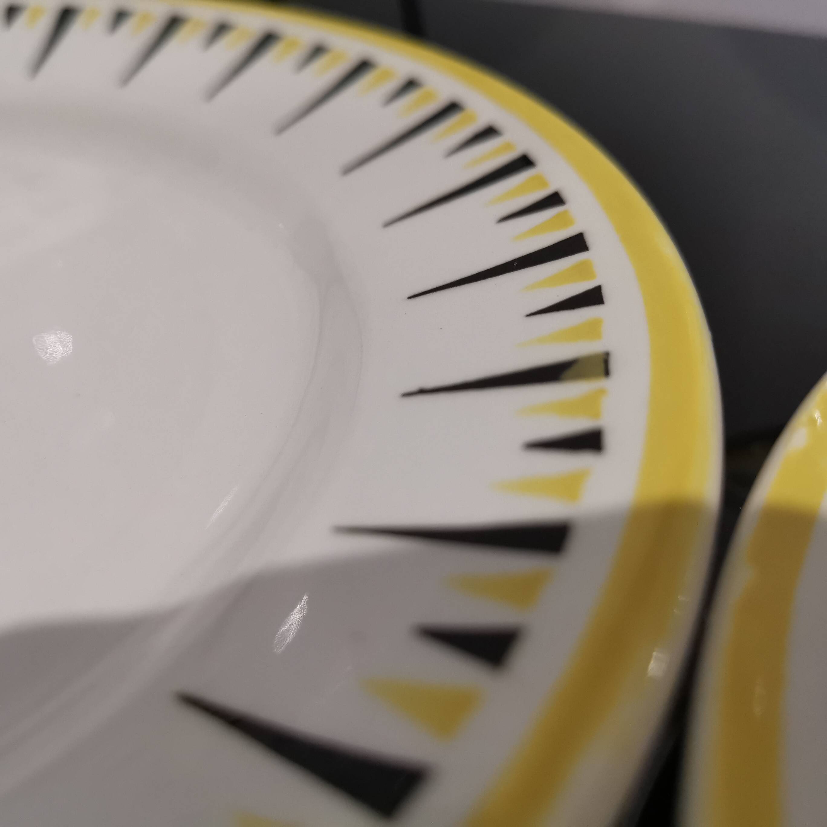 6 dessert plates from the 50s in yellow & black Badonviller earthenware