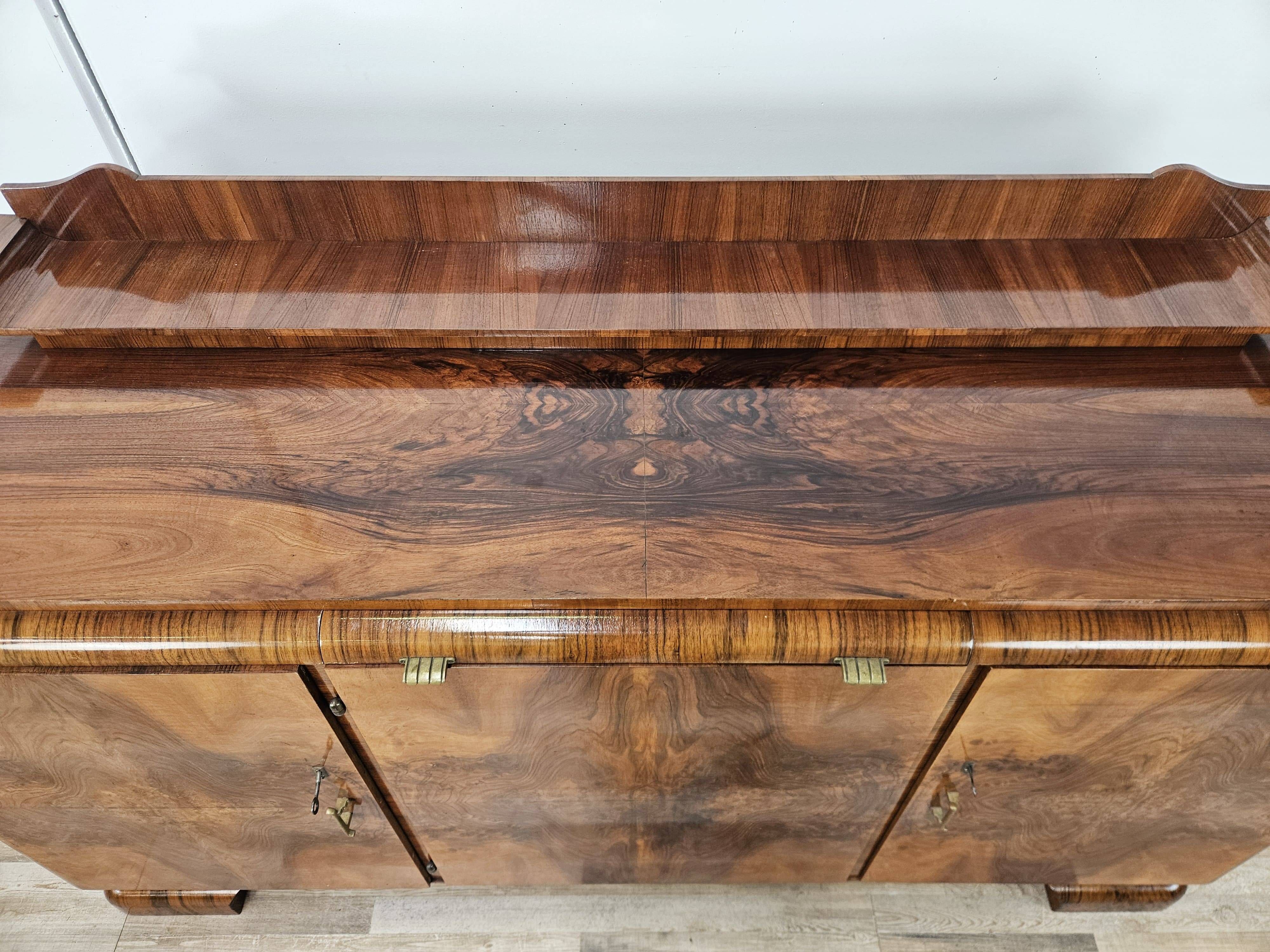 French Art Decò sideboard in walnut, 1940