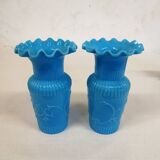 Paire de vases en opaline bleu