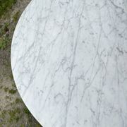 Tulip-shaped table with beveled calacata marble top, 1970s edition
