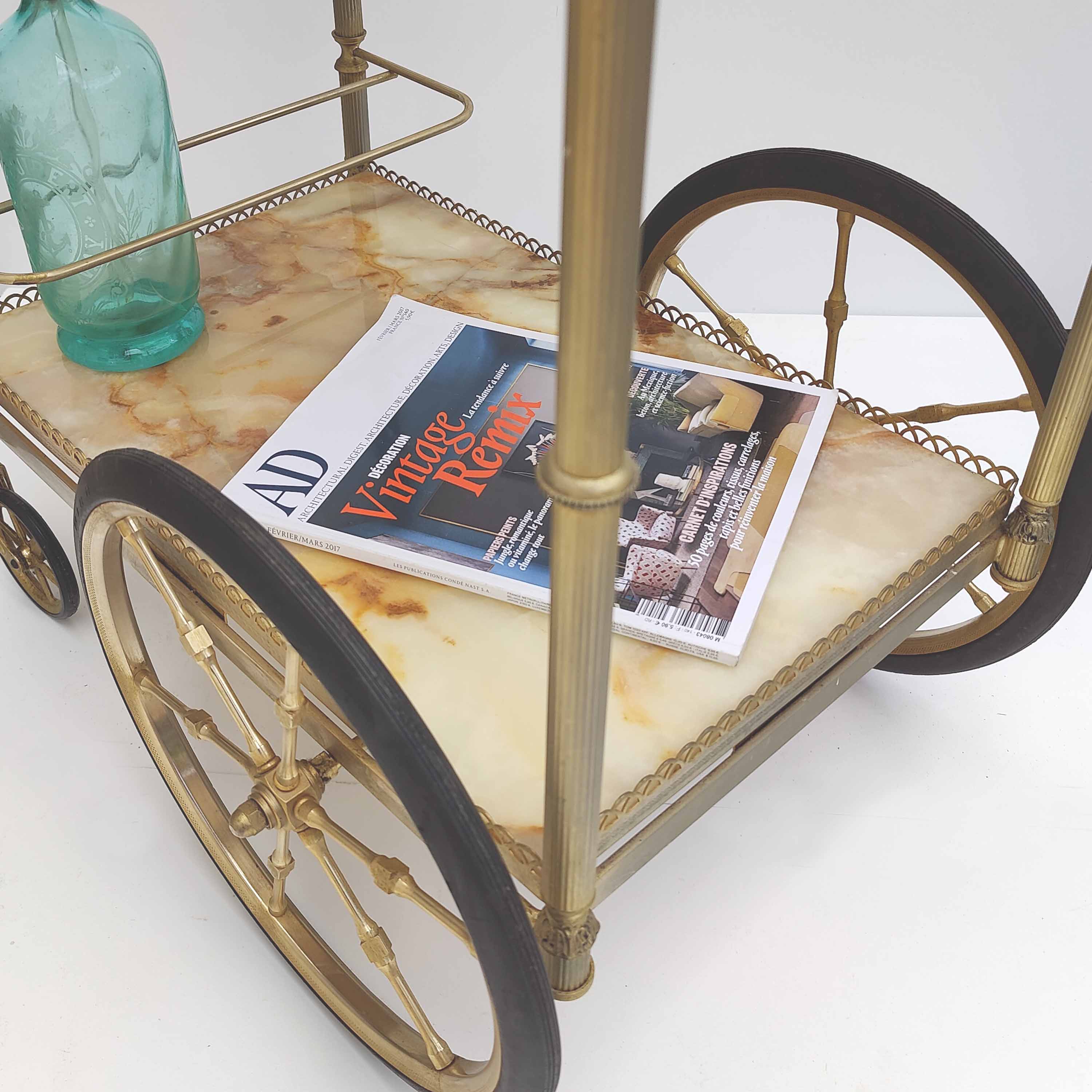 Golden bar and onyx dessert