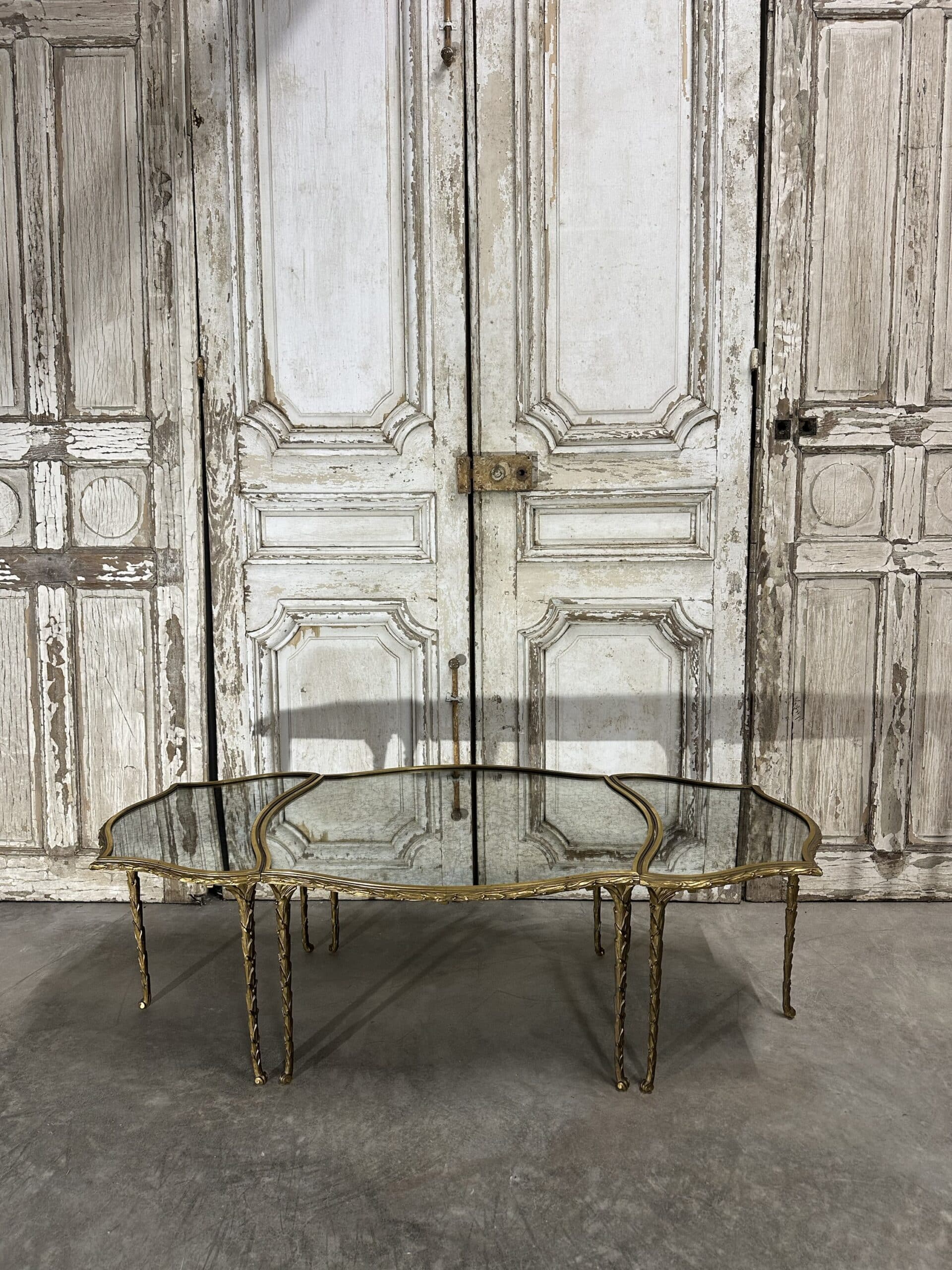 Table basse tripartite en bronze circa 1950-70