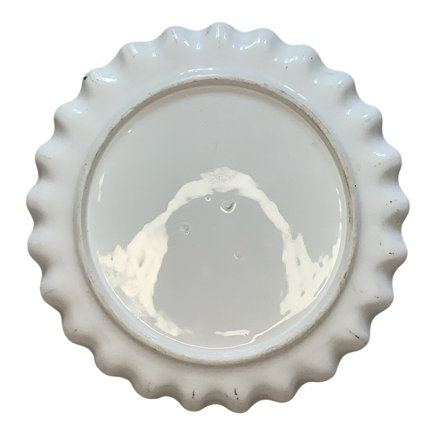 Vintage porcelain plate with floral decoration – chic country style