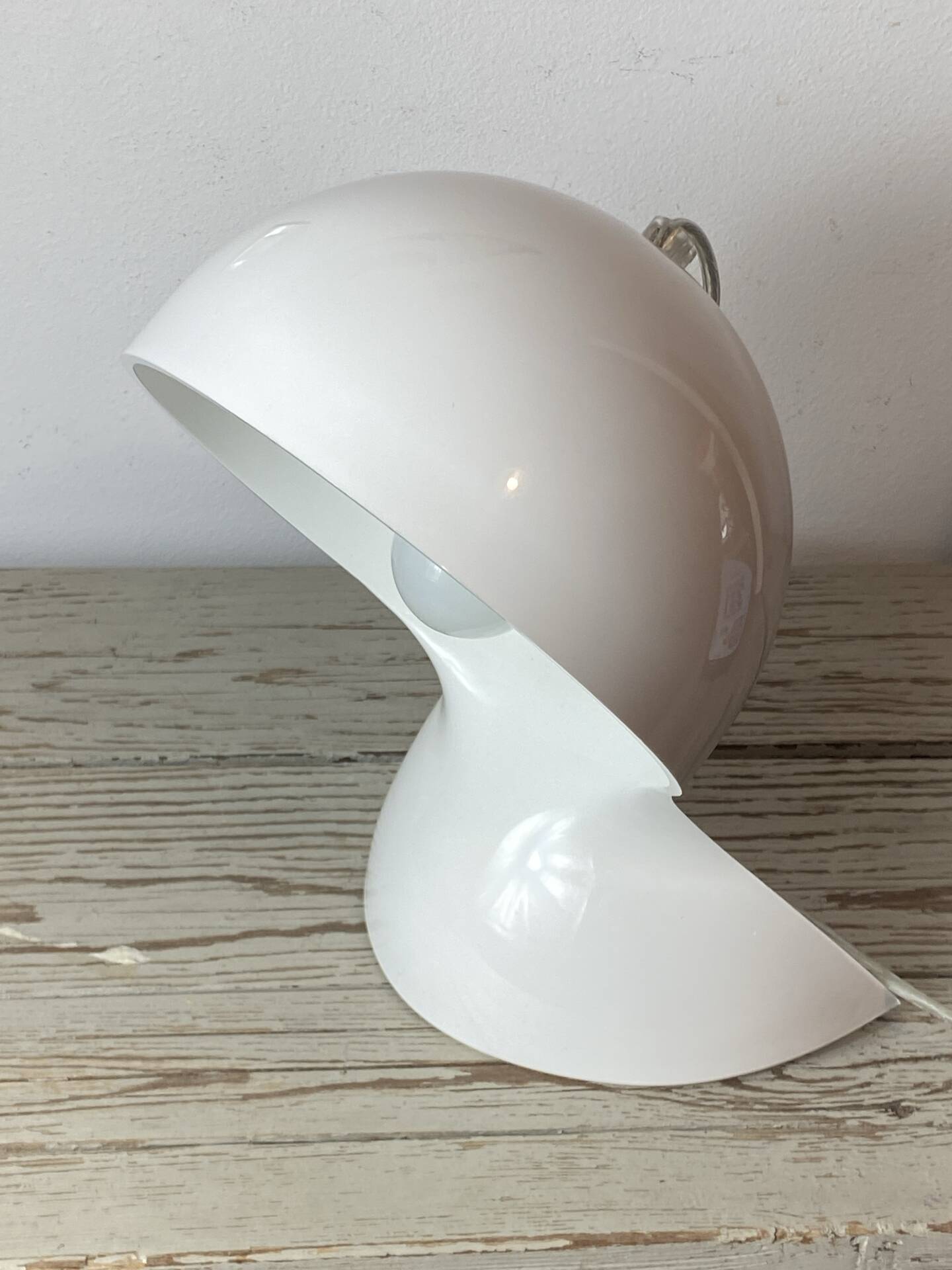 Dalu lamp by Artemide