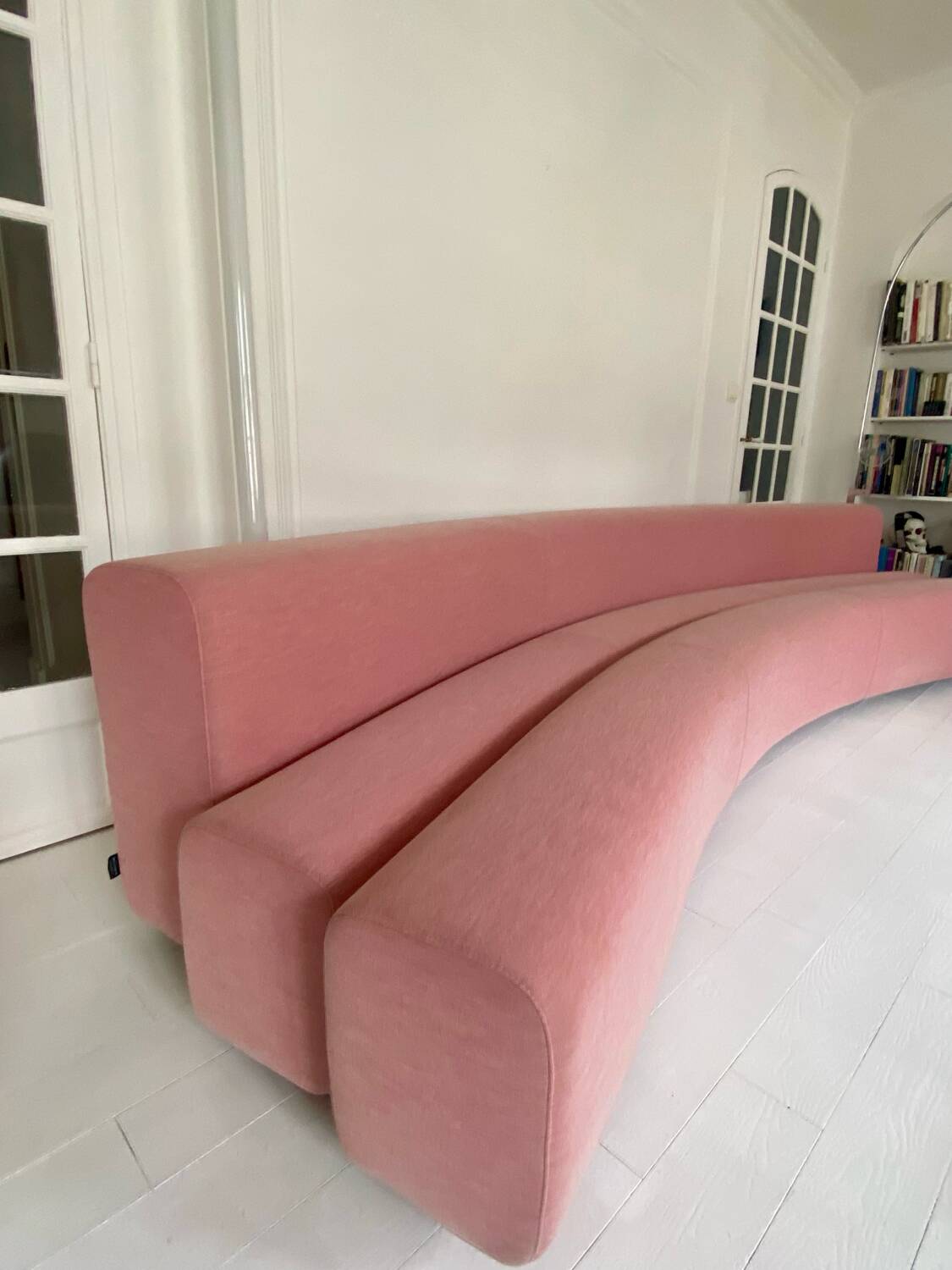 Osaka sofa by Pierre Paulin