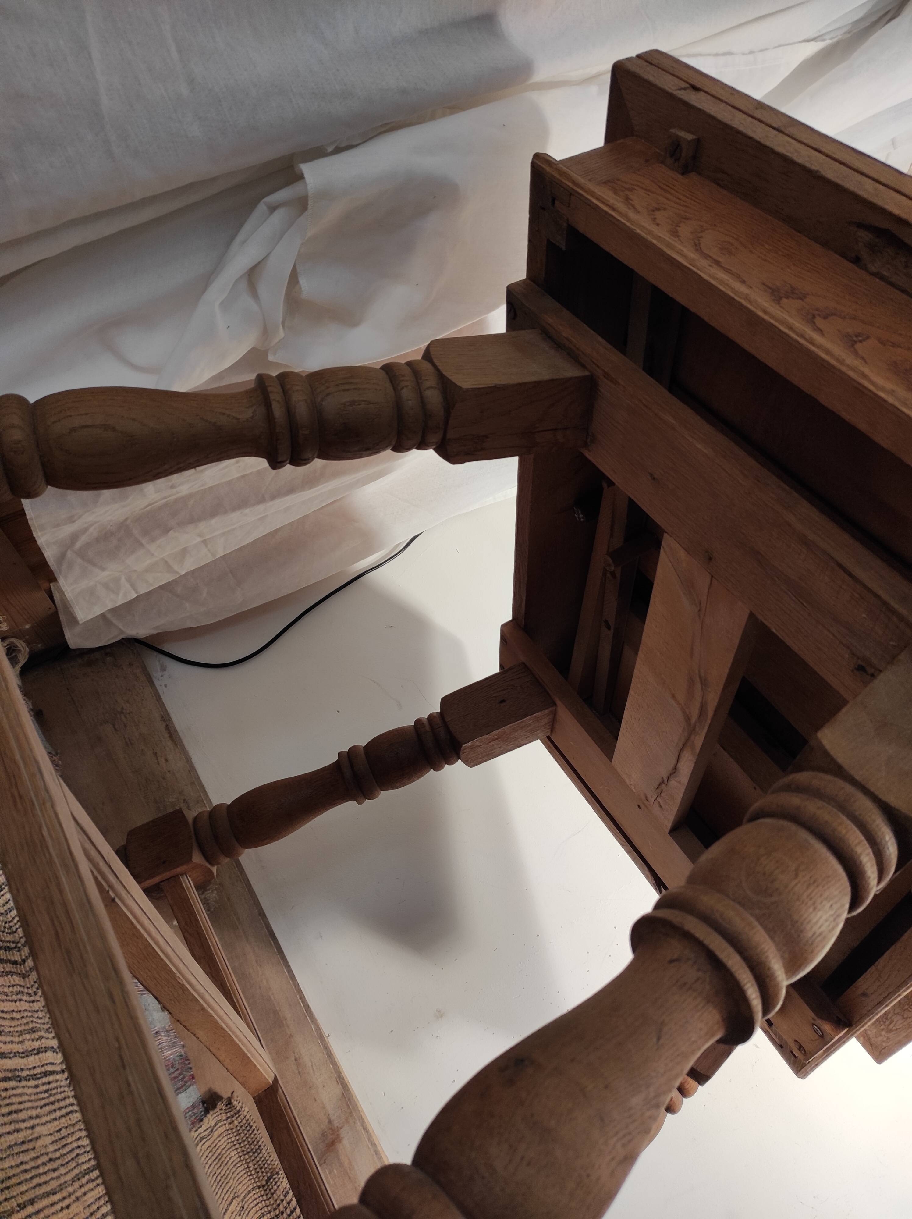 Oak table with extensions