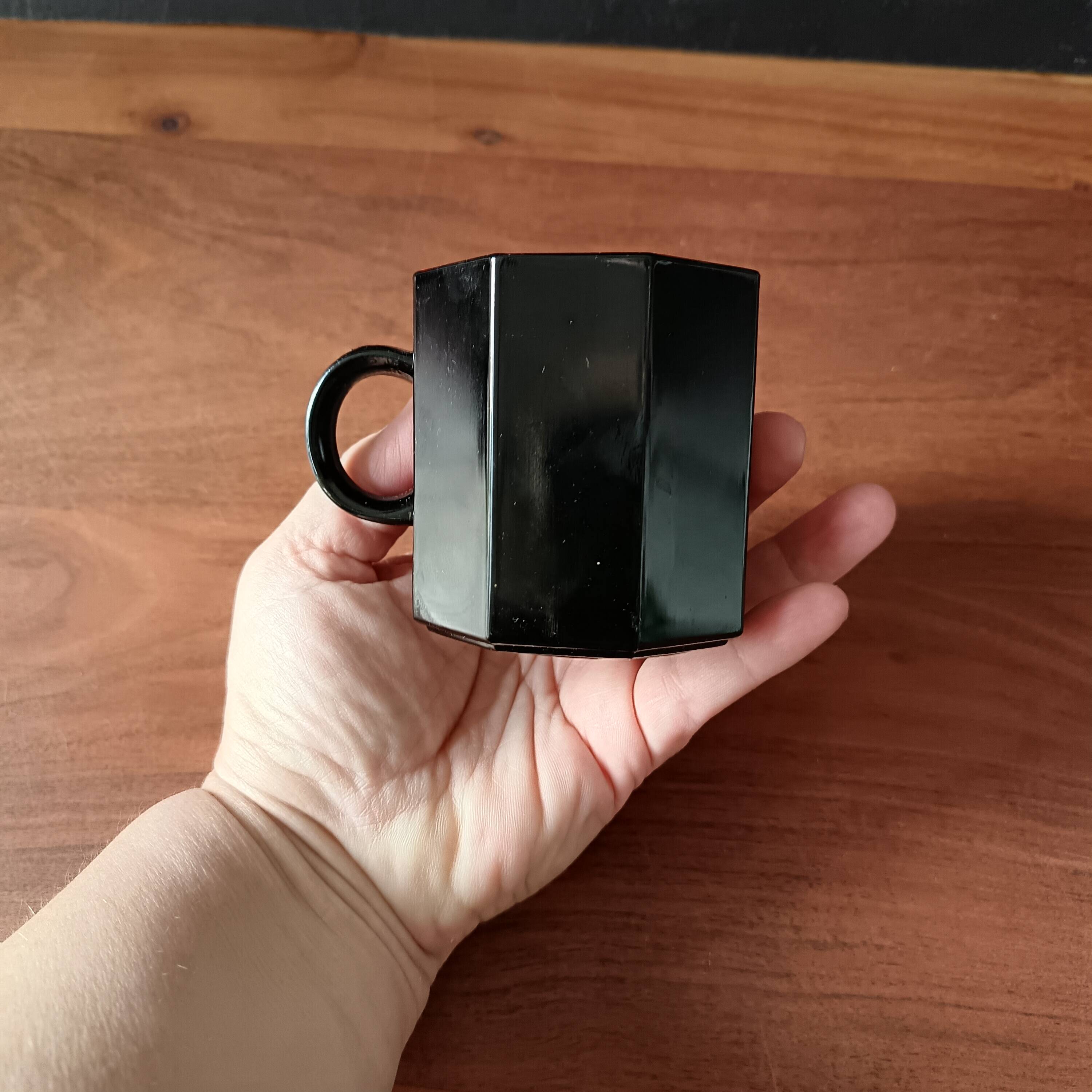 4 black tempered glass bowls Arcoroc OCTIME series, vintage, red border