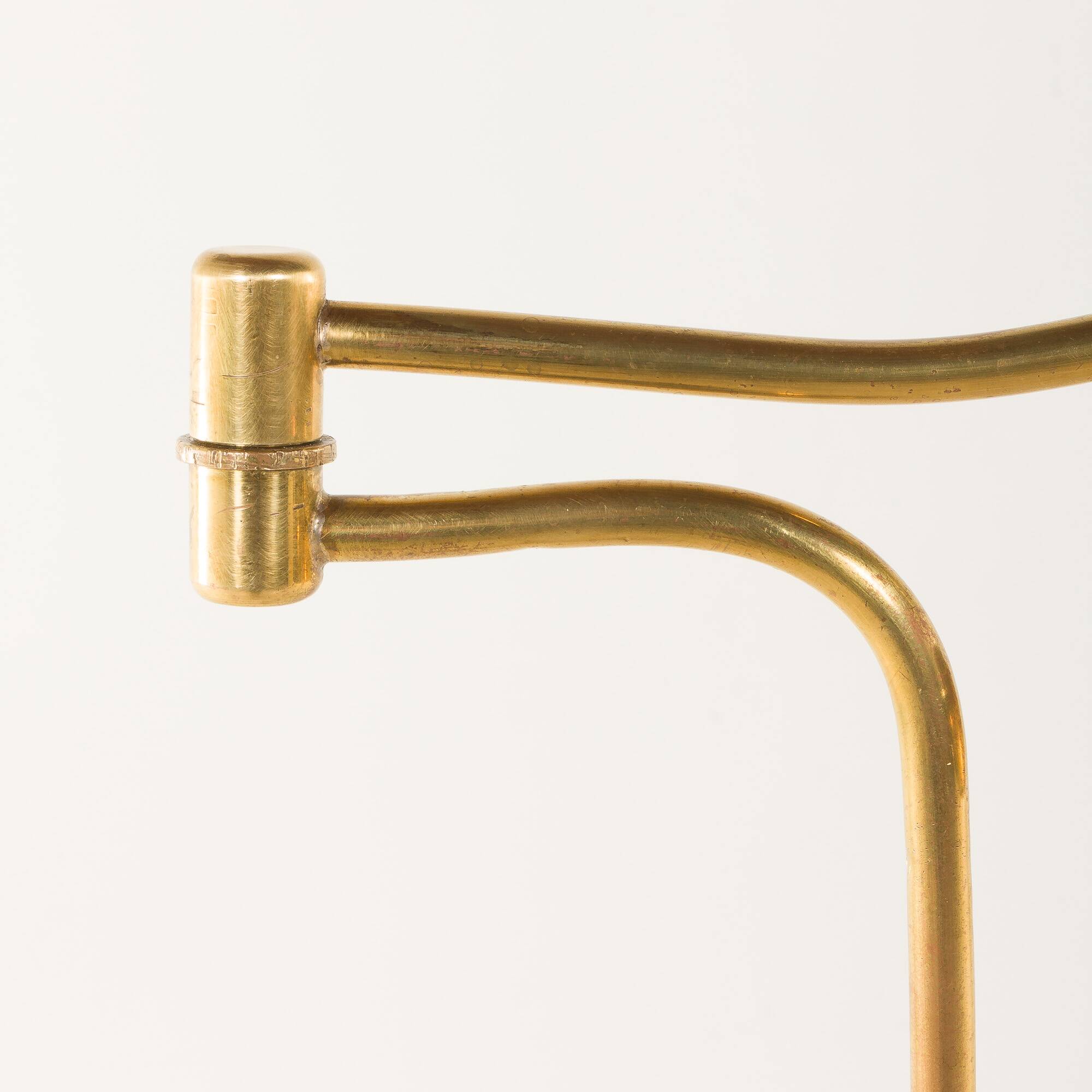 Italian swing arm brass floor lamp with marble base, 1970s