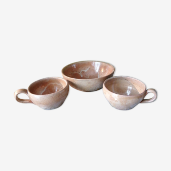 Set of 2 coffee cups and 1 sandstone bowl