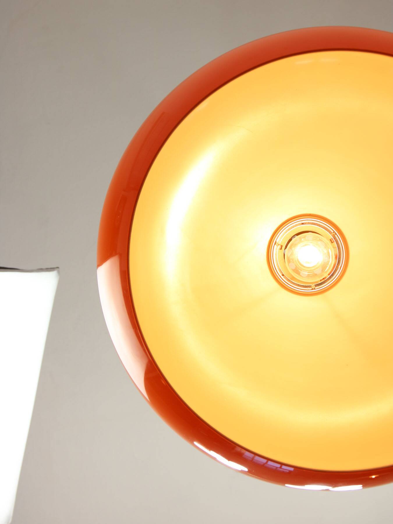 Suspension géante orange Space Age de Guzzini, années 70