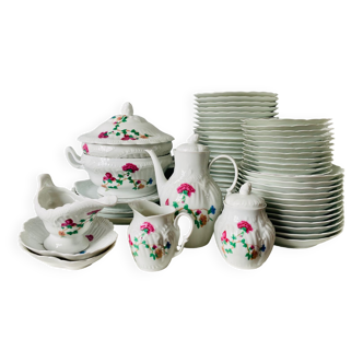 Ensemble de 59 pièces en porcelaine de Limoges