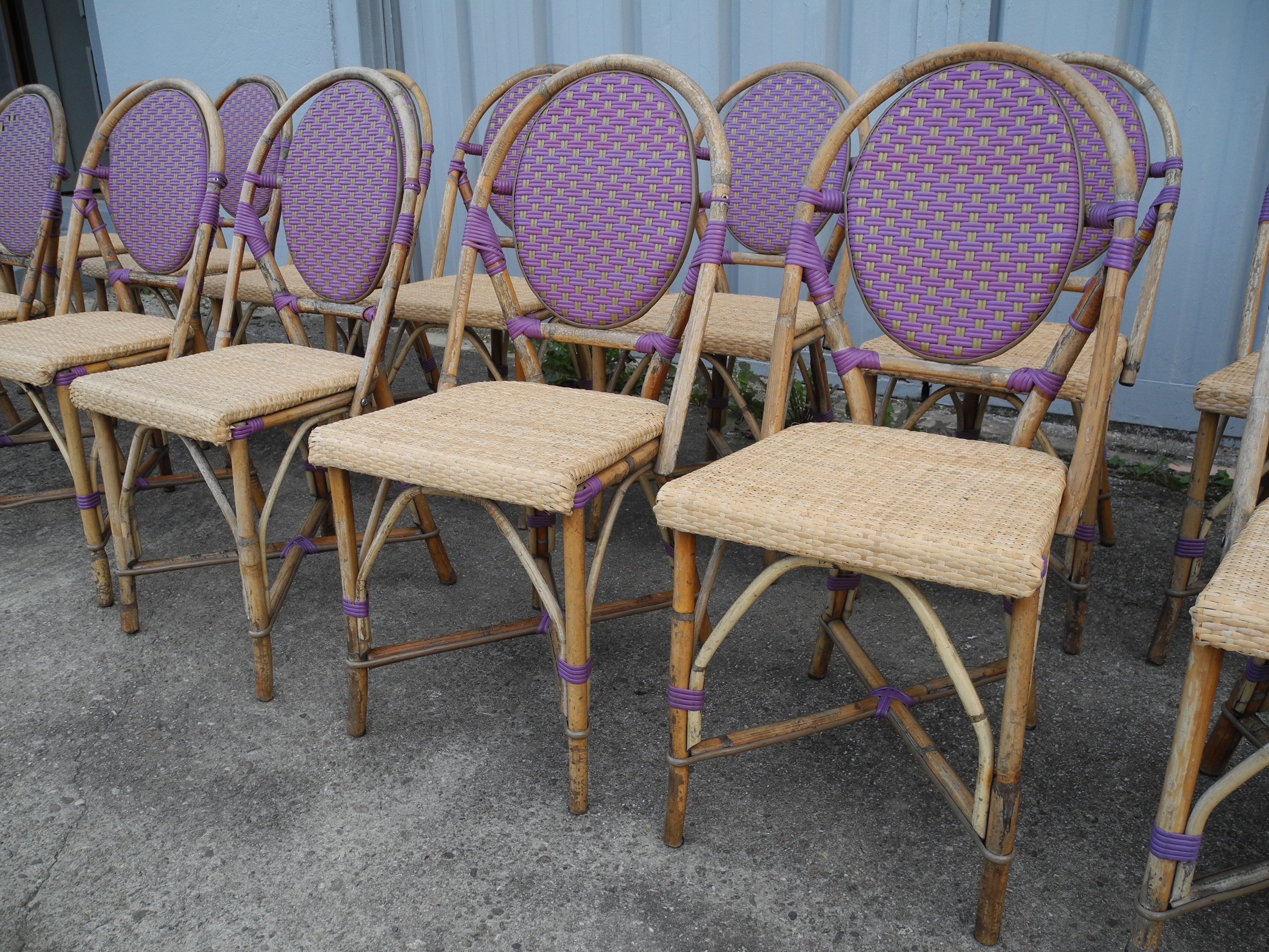 Lot of 14 purple stackable deck chairs has 50's 60's