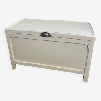 Vintage white patinated wooden chest