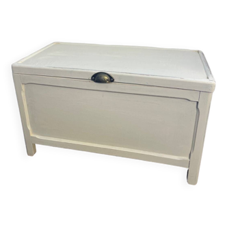Coffre vintage en bois patiné blanc