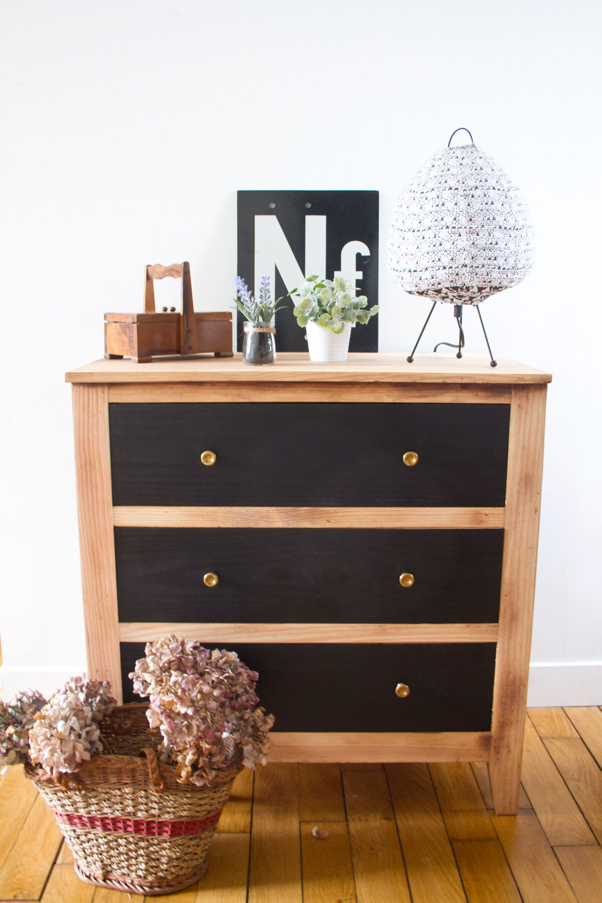 Commode vintage noire et bois