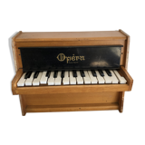Old piano children's Opera