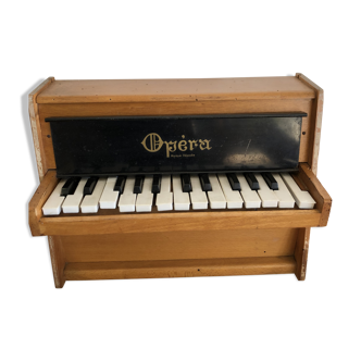Old piano children's Opera