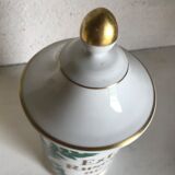 Porcelain apothecary pot