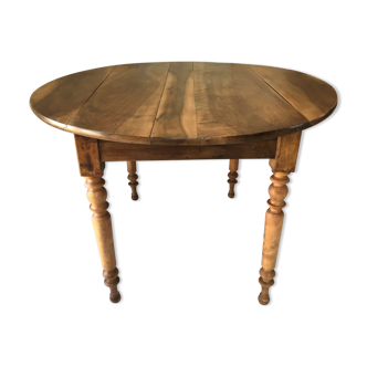 Perigord round table in solid walnut