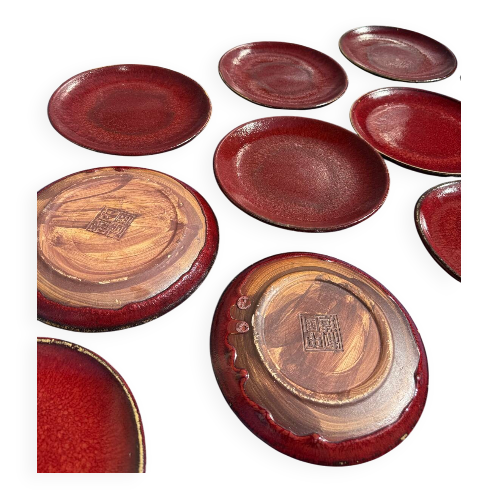 12 Assiettes en céramique sang de bœuf Chinoise des années 1950