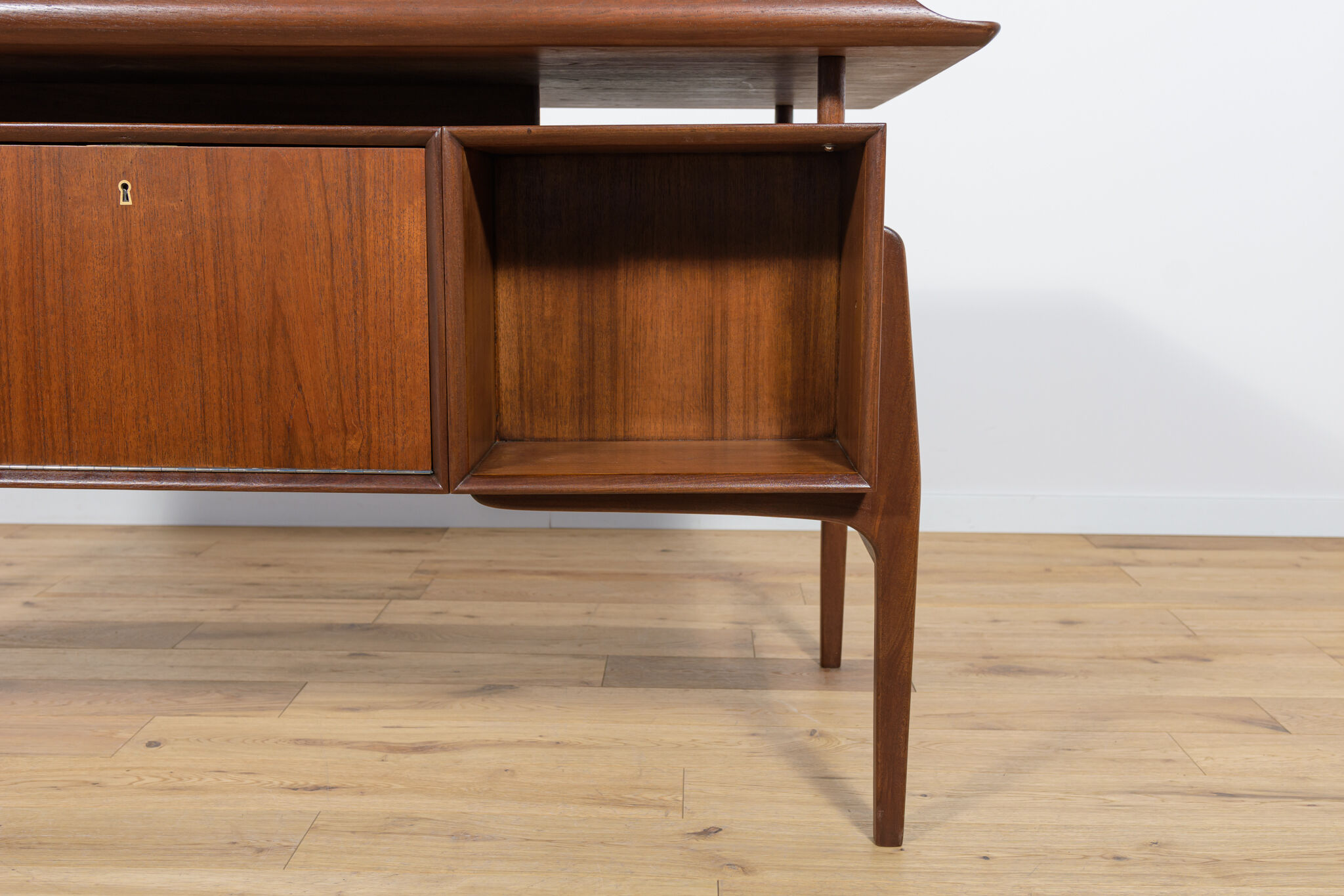 Mid-Century Freestanding Teak Desk, 1960s