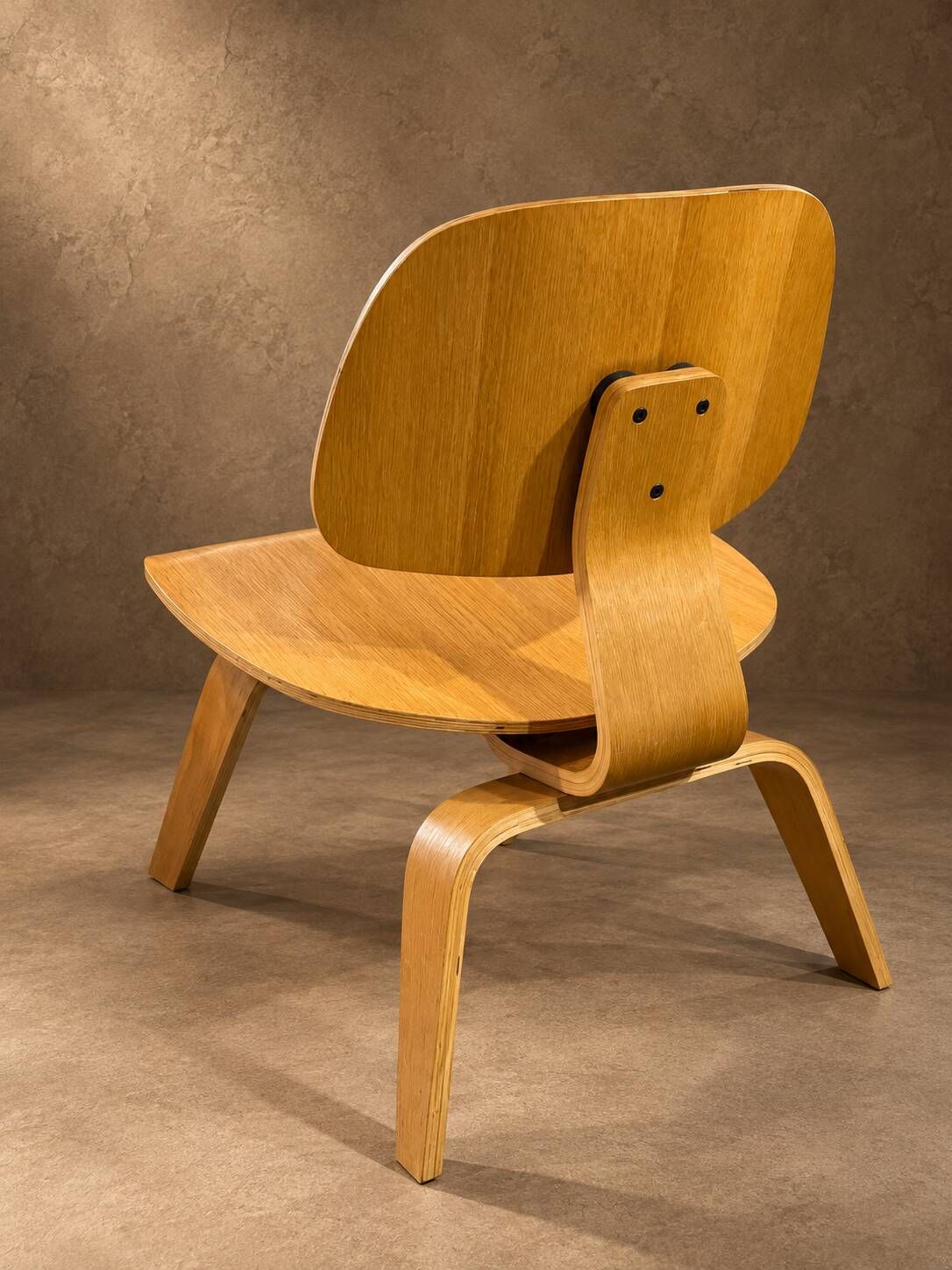 Moulded plywood chair - Charles and Ray Eames for Vitra