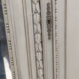 Armoire 3 portes, 3 tiroirs de style Louis XVI patiné