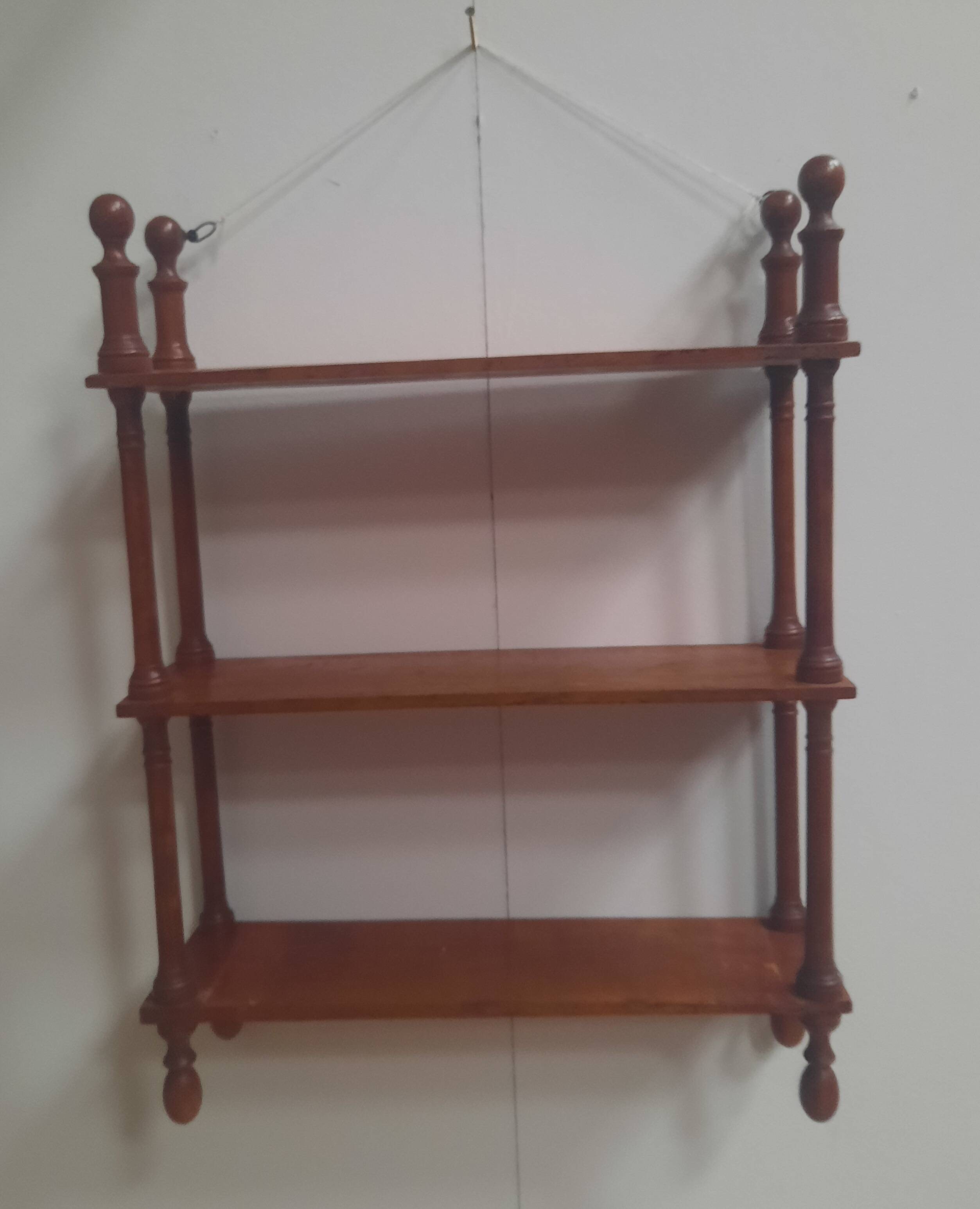 3-shelf wall shelf
