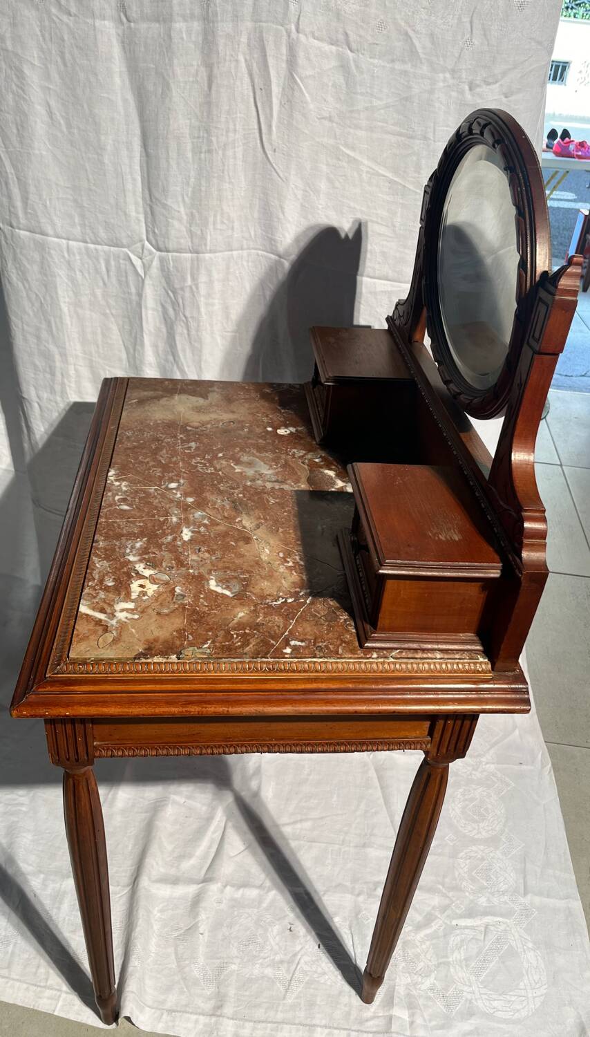 Coiffeuse avec miroir