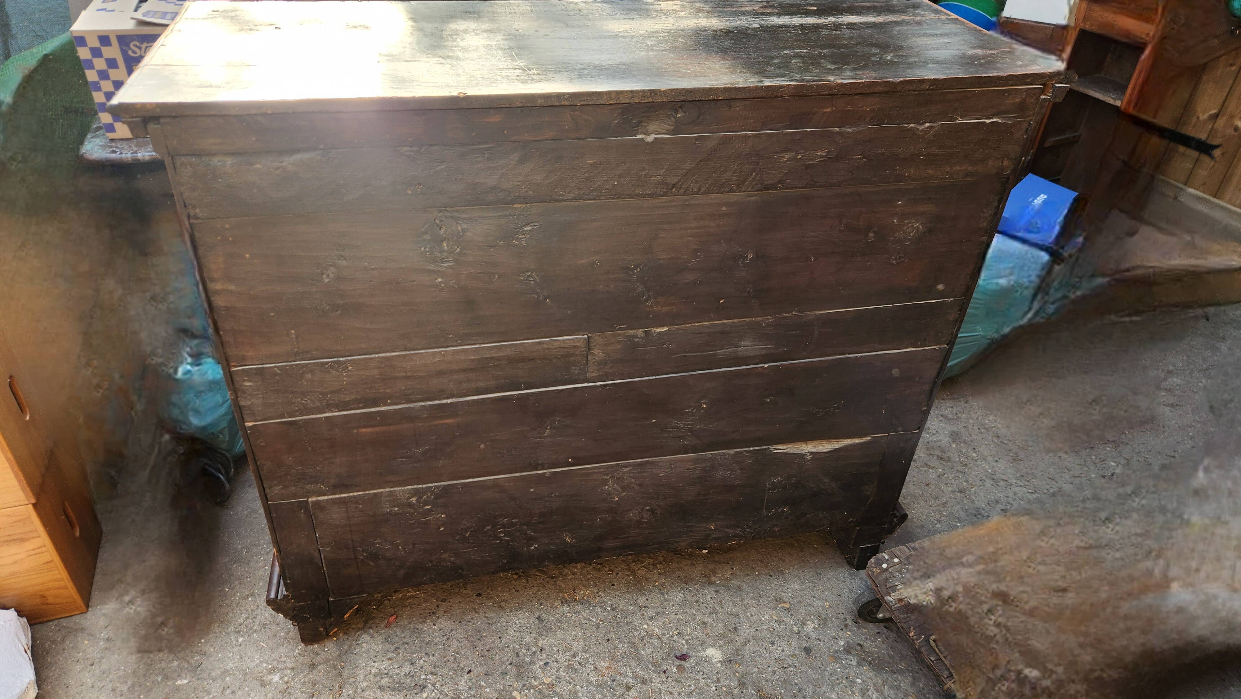 Antique commode from the 18th century in solid wood.