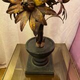 Metal flower lamp with wooden base