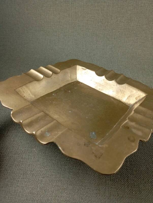 Large ashtray / antique pocket emptier