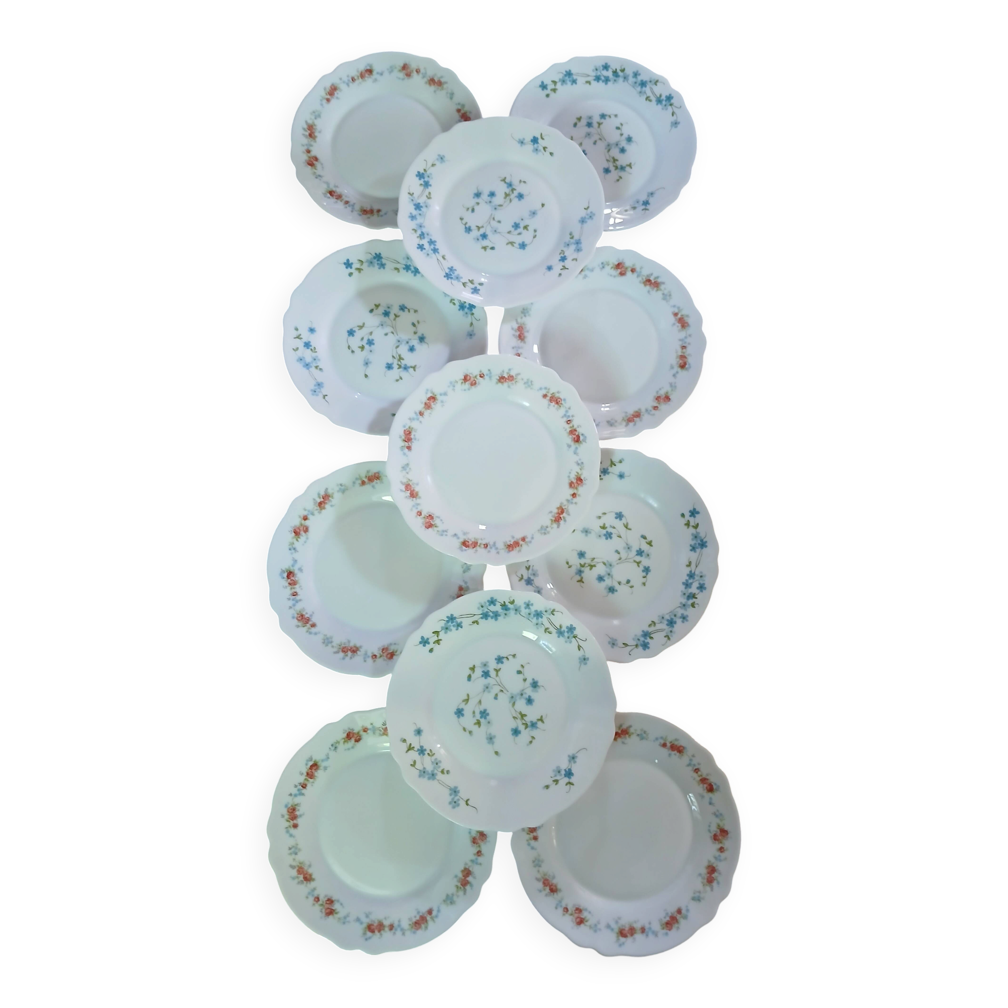 11 vintage dessert plates in Arcopal