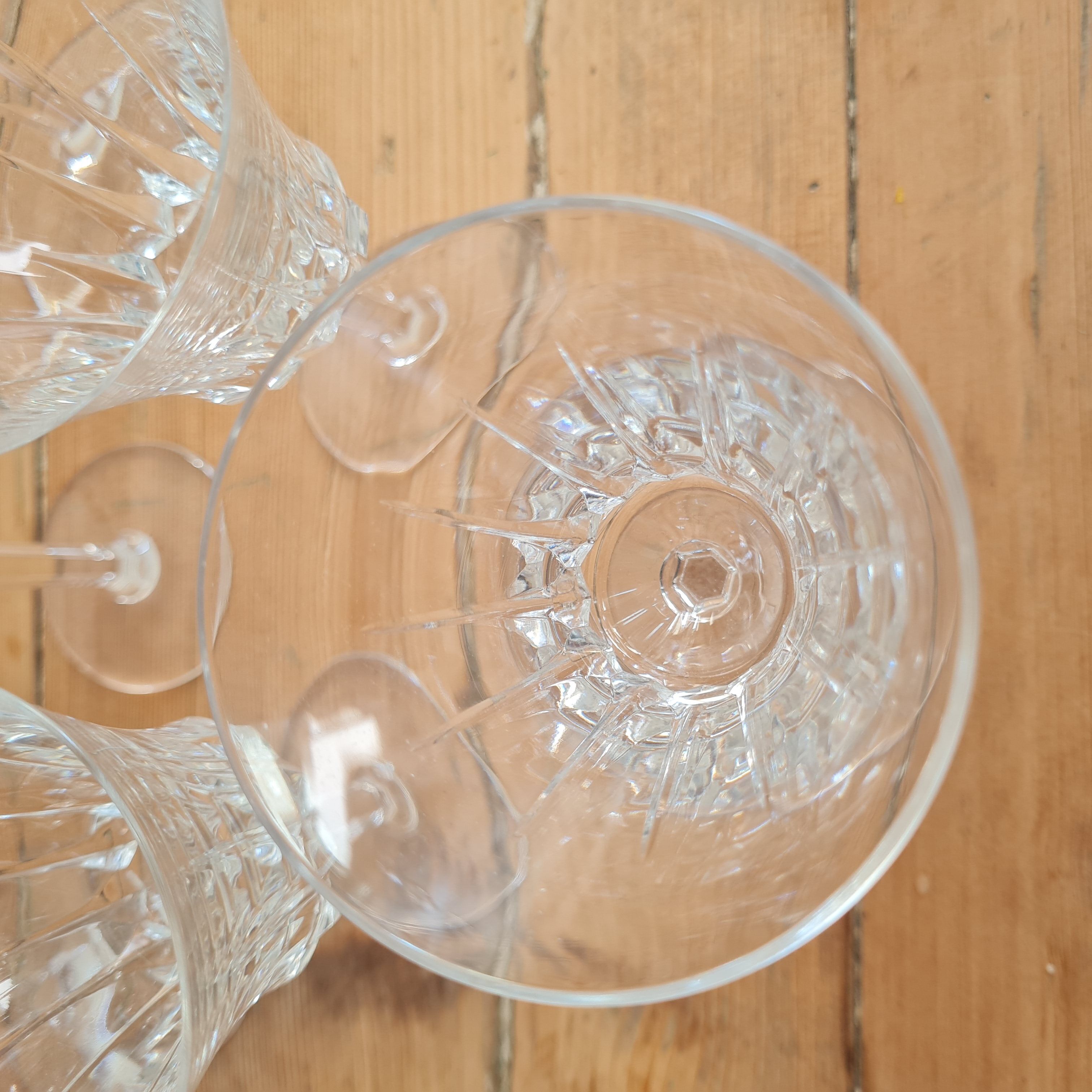 Service of 6 chiseled crystal water glasses