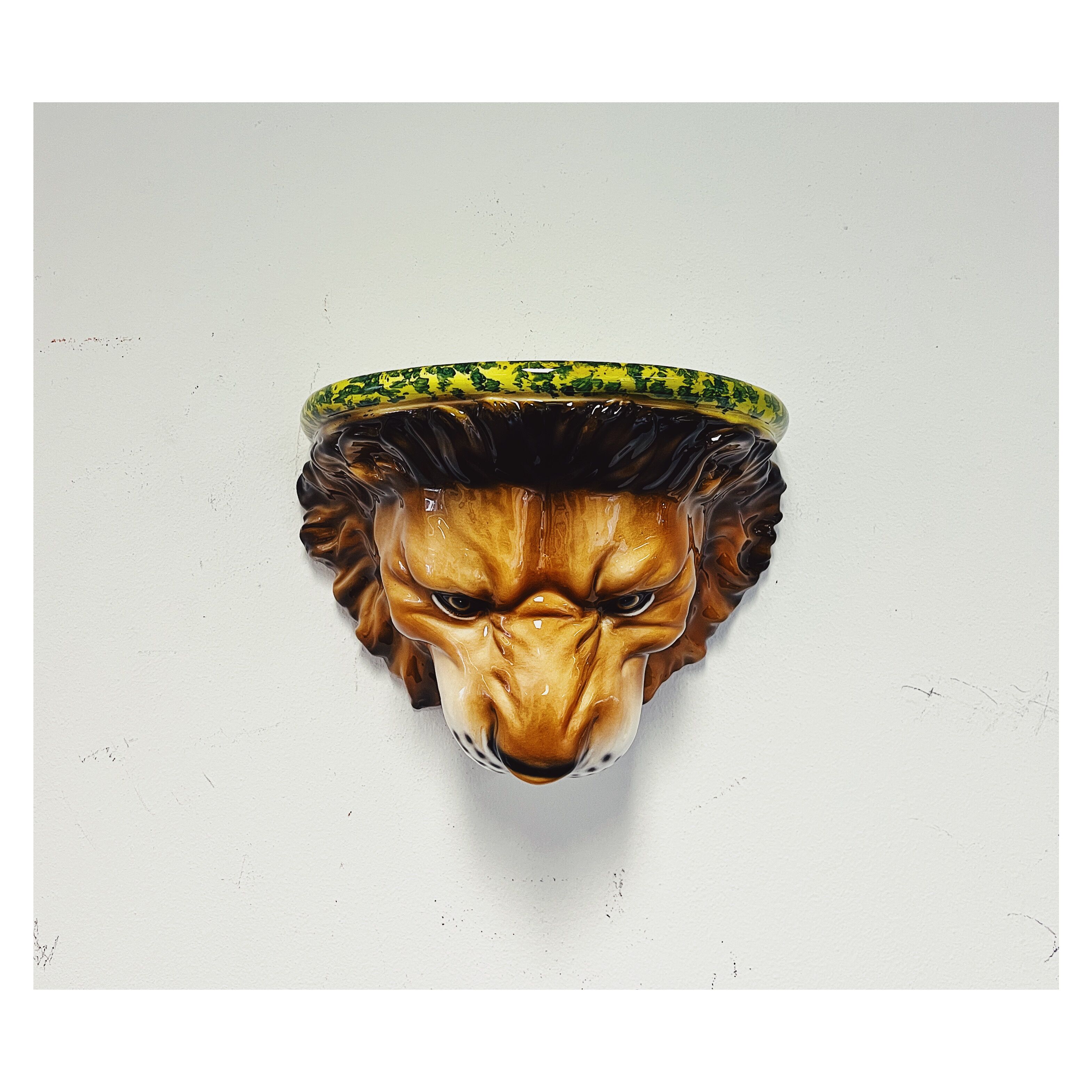 Wall shelf