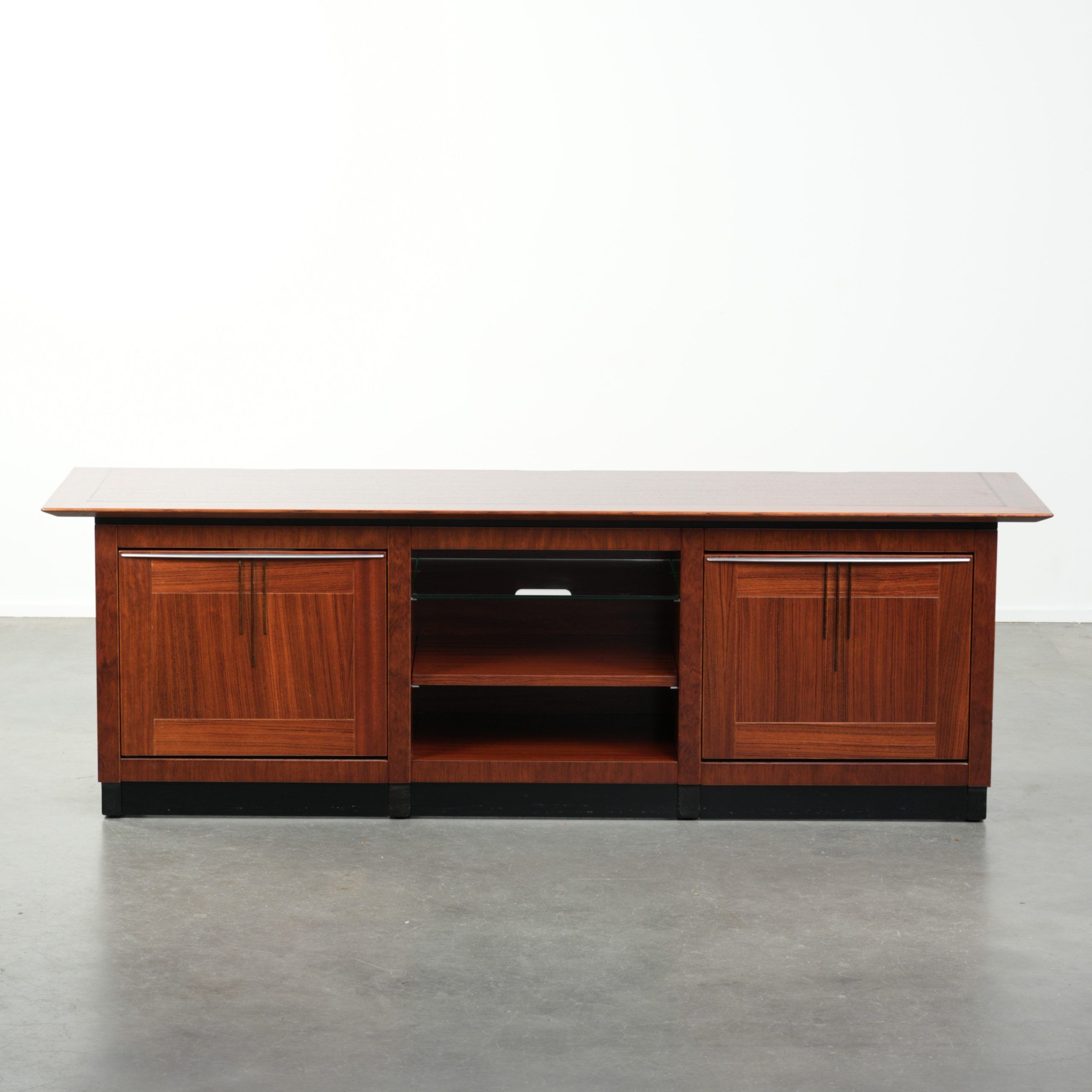 In good condition Art Deco design sideboard/TV cabinet