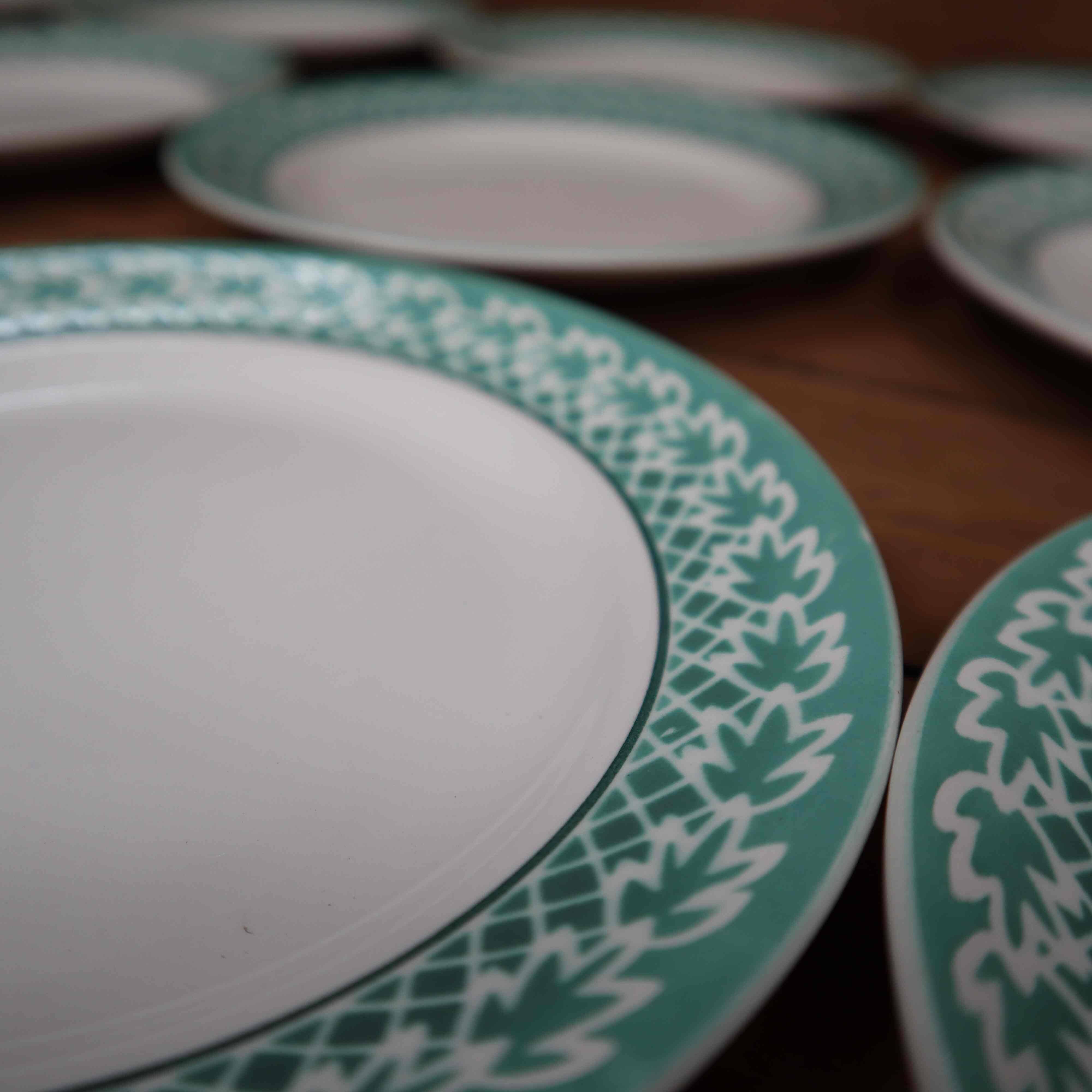 Set of 6 KIFO L'Amandinoise dessert plates with green leaf decor