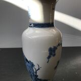 Avon old ceramics white vase flowers