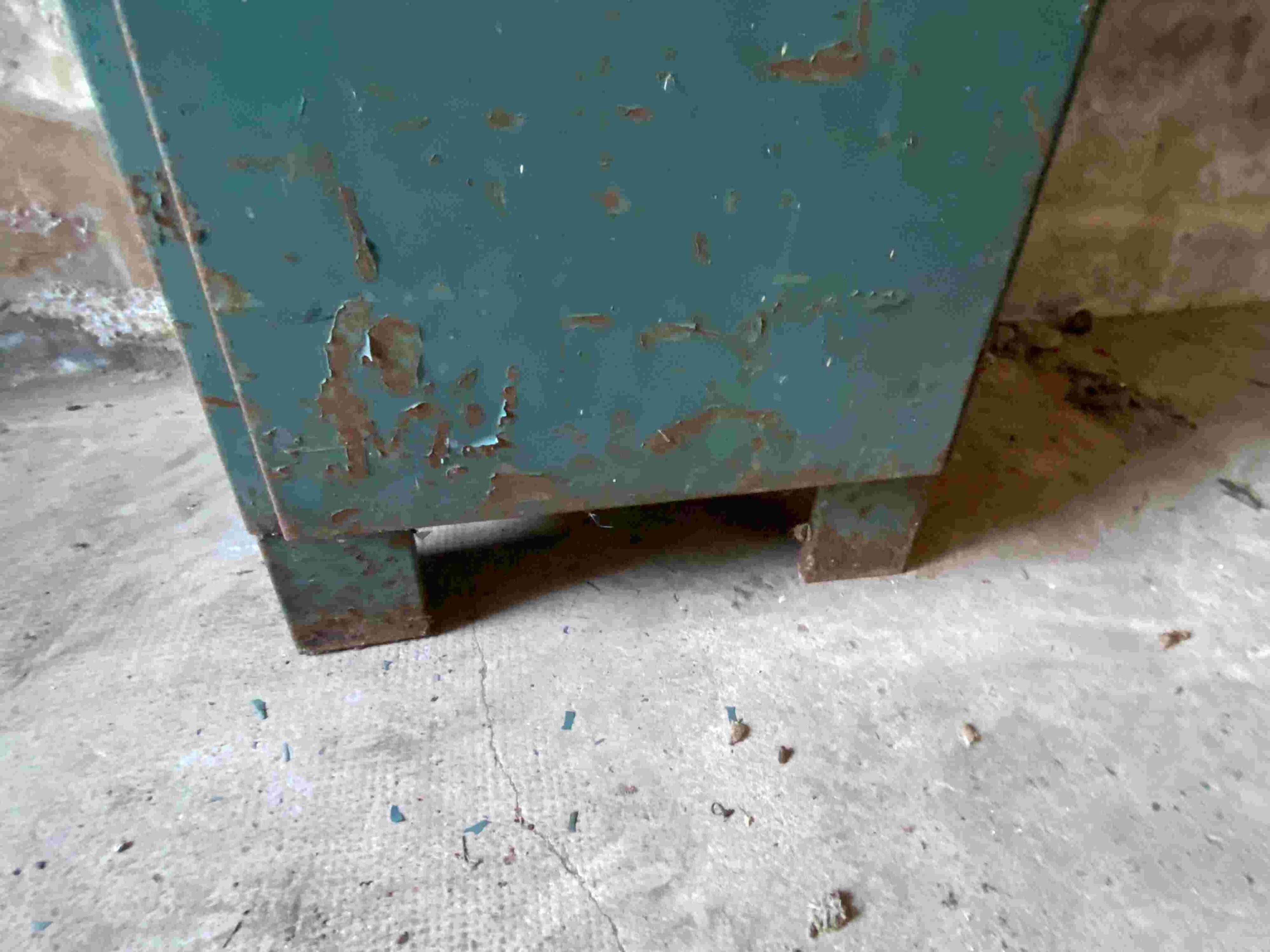 Industrial metal 1-door wardrobe unit 1950
