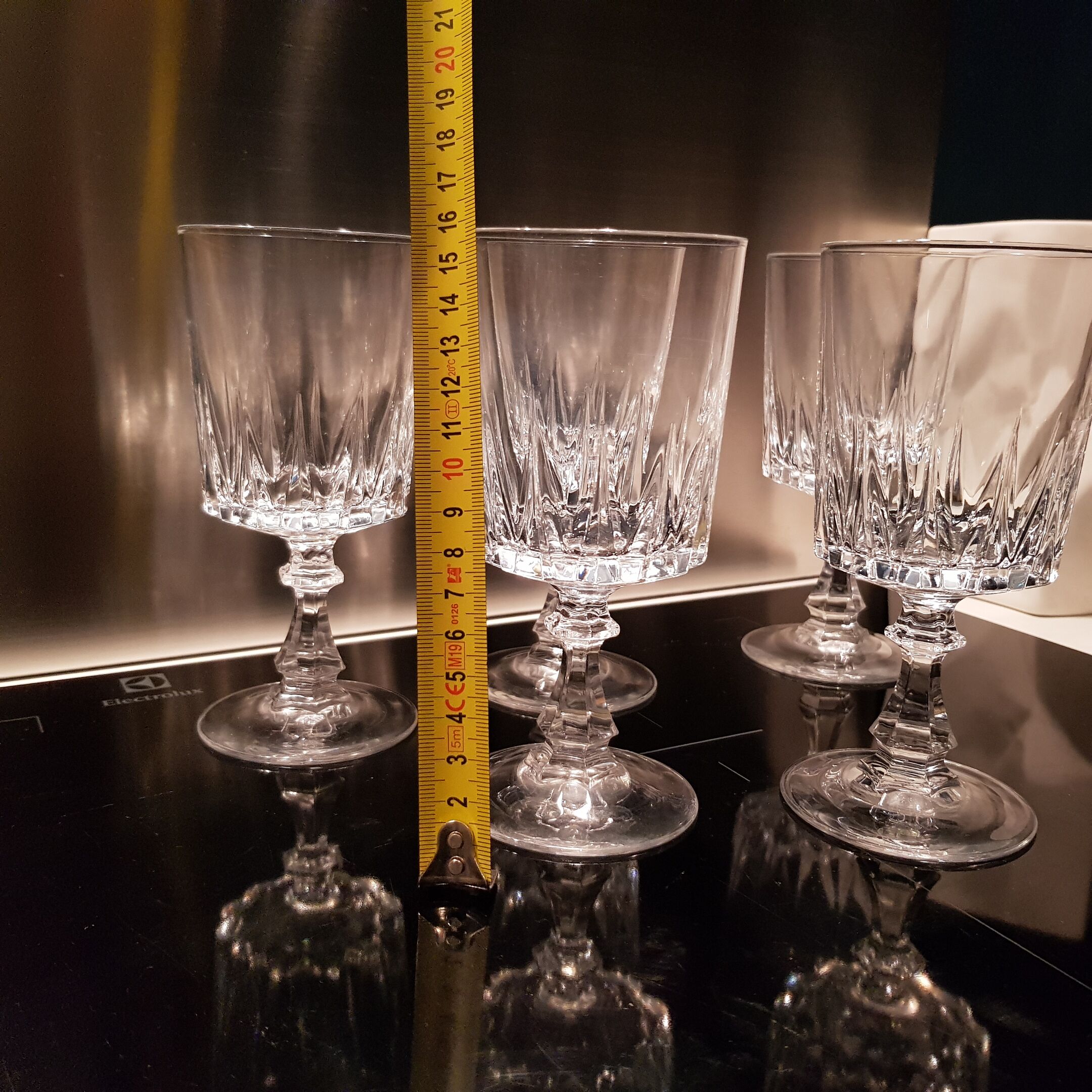 batch of 10 departed crystal glasses
